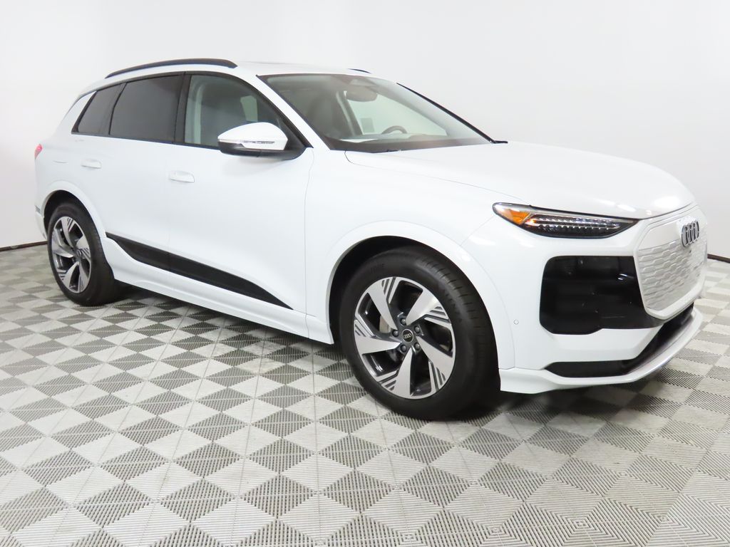 Thumbnail: 2025 Audi Q6 e-tron - 7