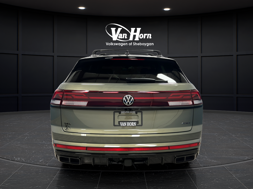 Used 2025 Green Pearl Volkswagen 2.0T SEL R-Line Black image 6