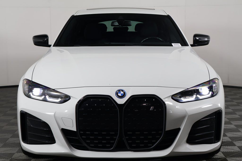 Thumbnail: 2023 BMW i4 - 2