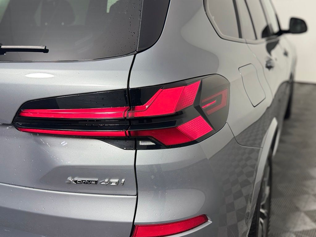 Thumbnail: 2026 BMW X5 - 10