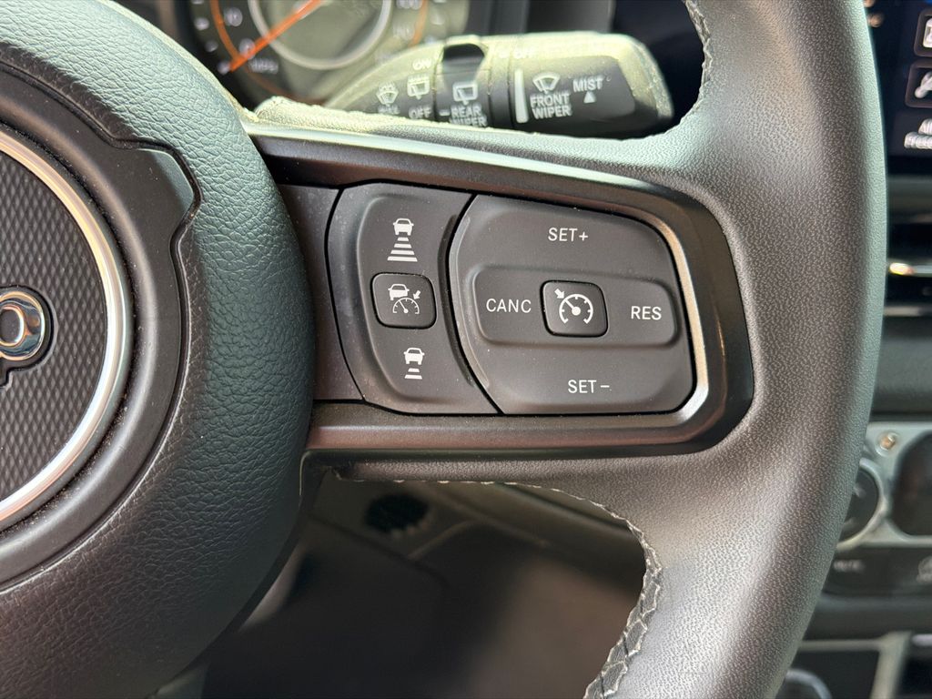 Used 2025 Red Jeep Sport S image 25