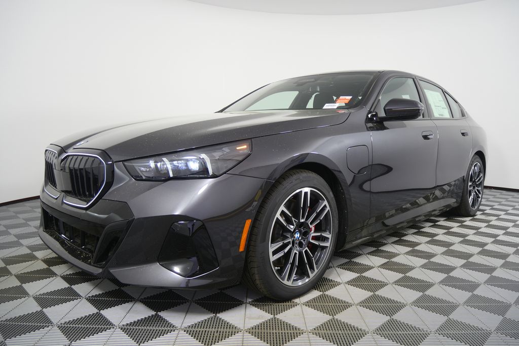 Thumbnail: 2026 BMW 5 Series - 7