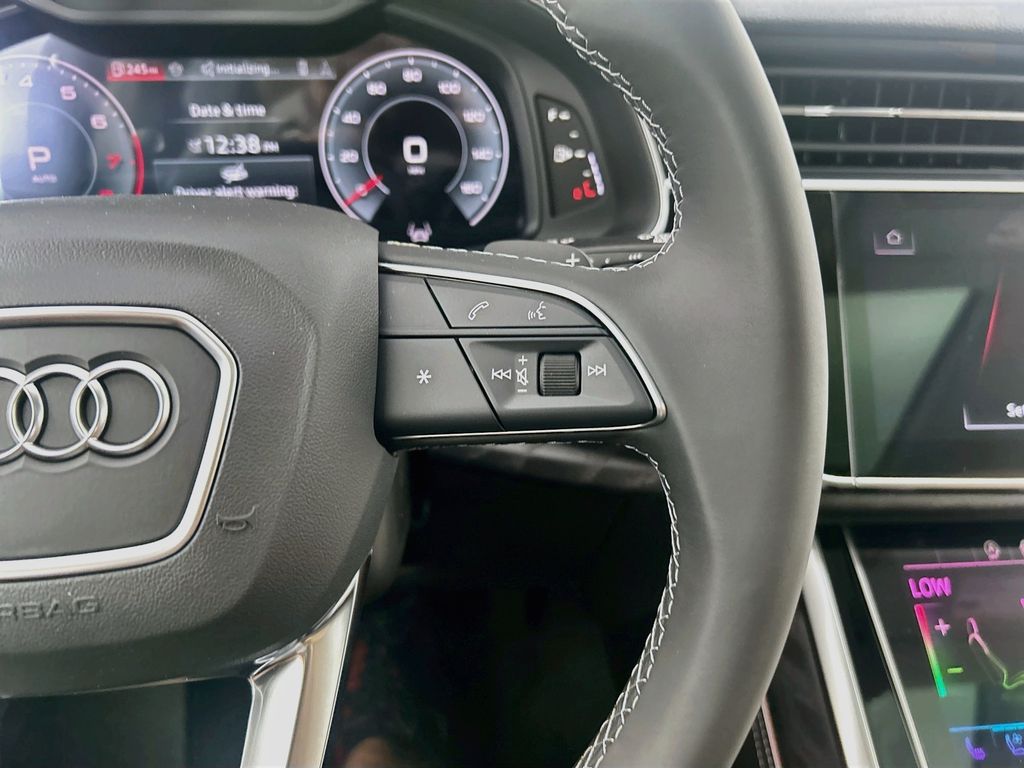 Thumbnail: 2026 Audi Q7 - 12