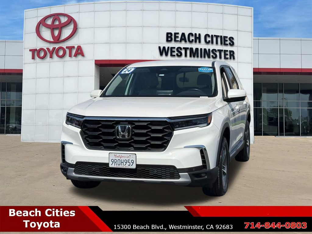 View vehicle photo 5