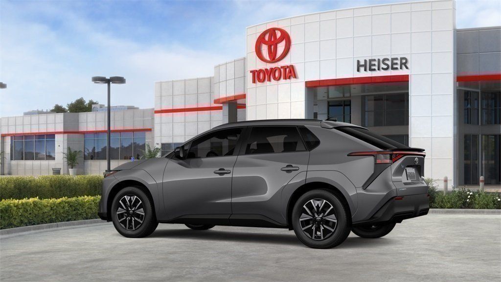 View vehicle photo 5