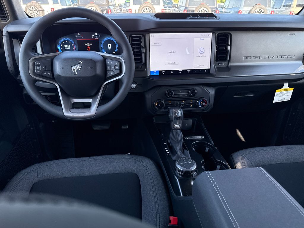 2025 Ford Bronco Base photo 4
