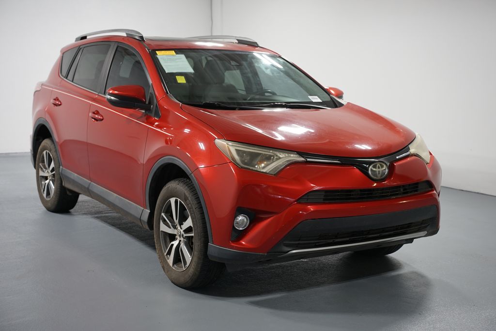 Thumbnail: 2017 Toyota RAV4 - 3