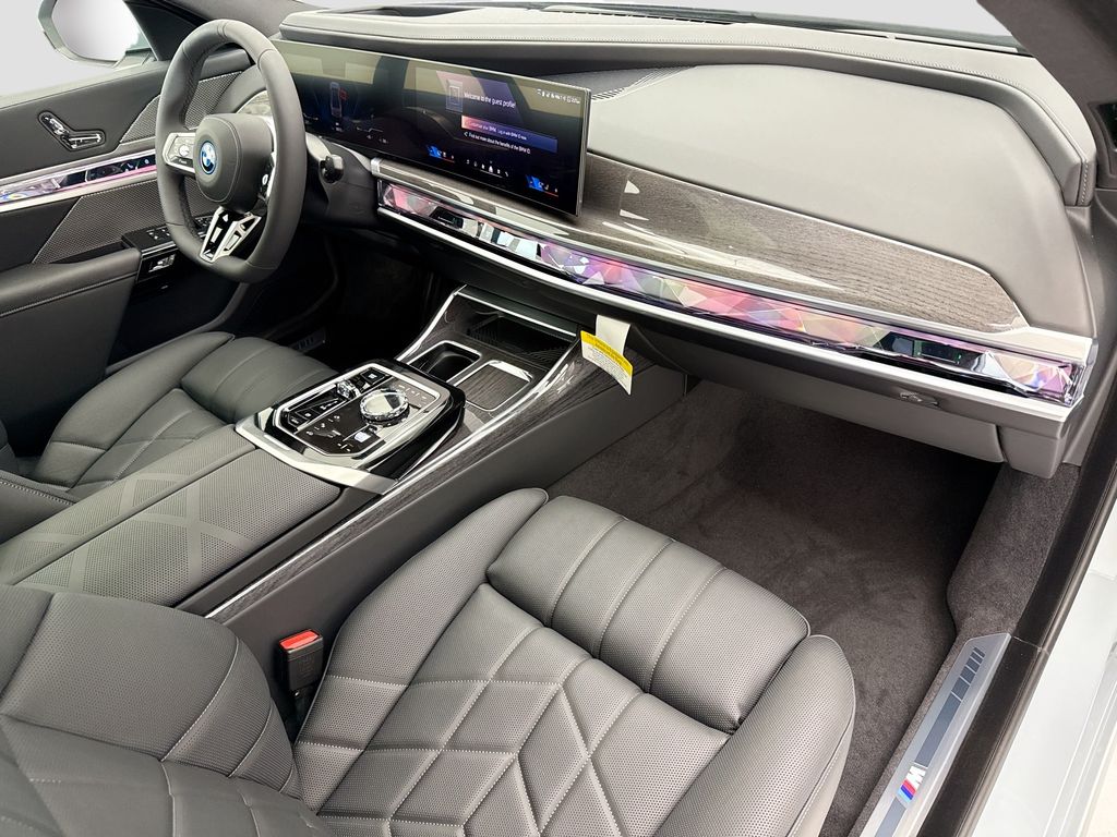 Thumbnail: 2026 BMW i7 - 16
