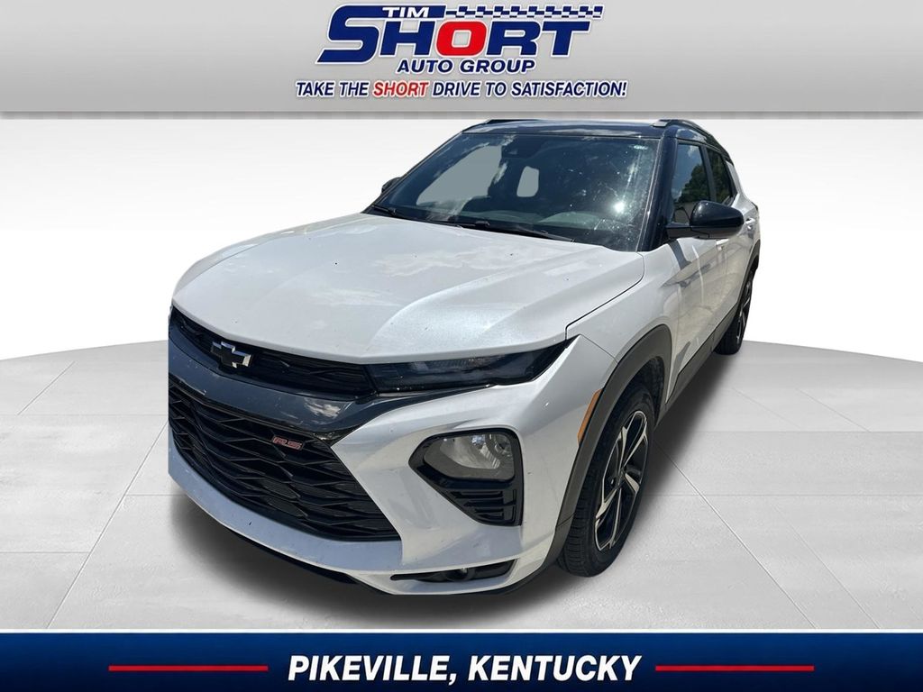 White (Iridescent Pearl Tricoat) 2023 Chevrolet Trailblazer SUV / Crossover Four-Wheel Drive 9-Speed Automatic