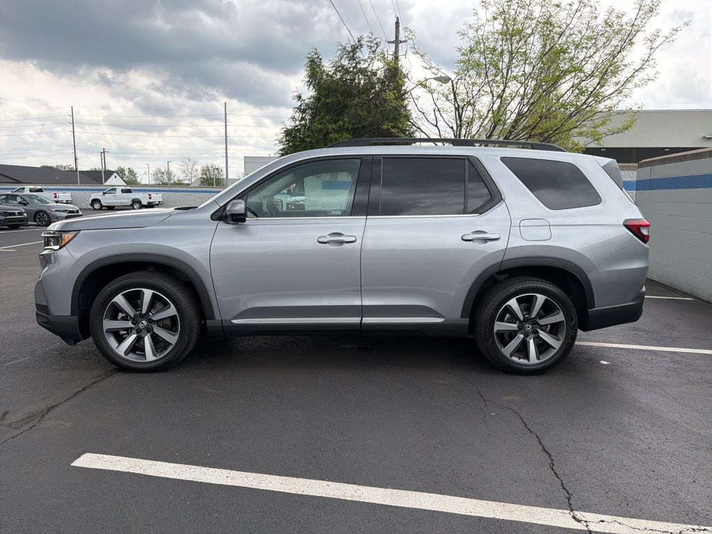 Thumbnail: 2023 Honda Pilot - 2