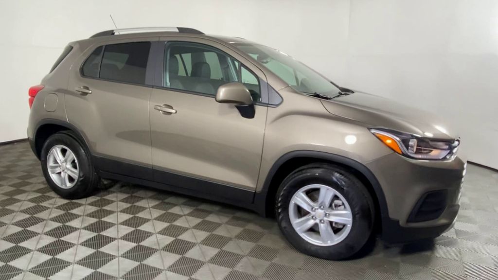 2021 Chevrolet Trax LT 2