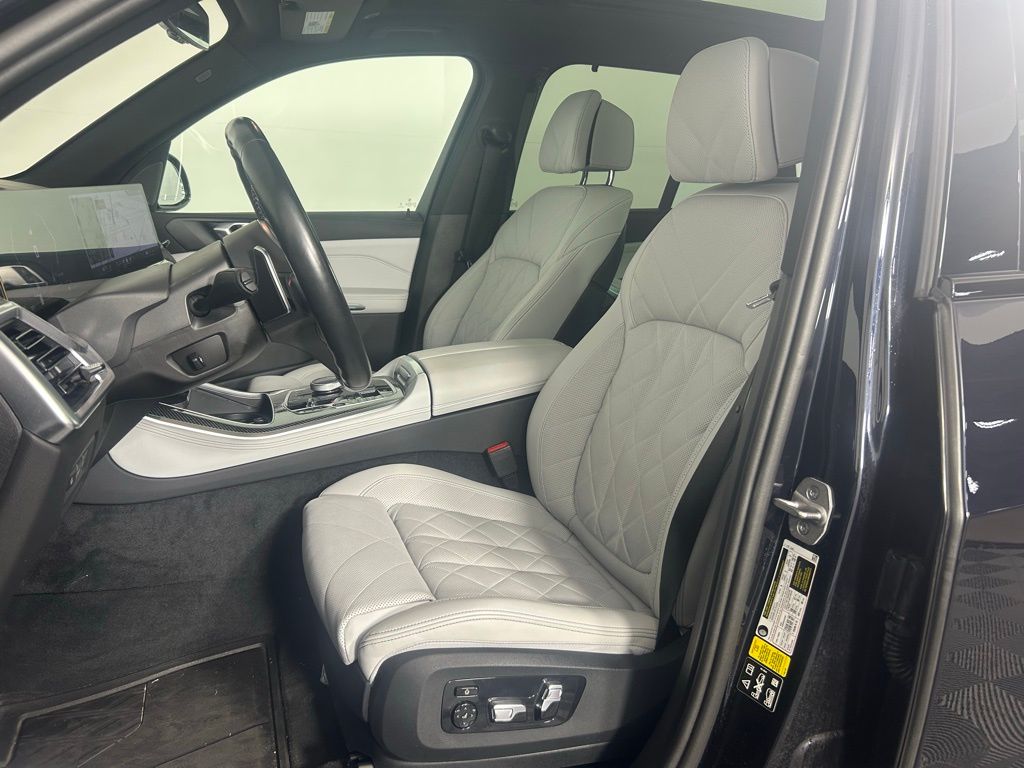Thumbnail: 2024 BMW X5 - 15