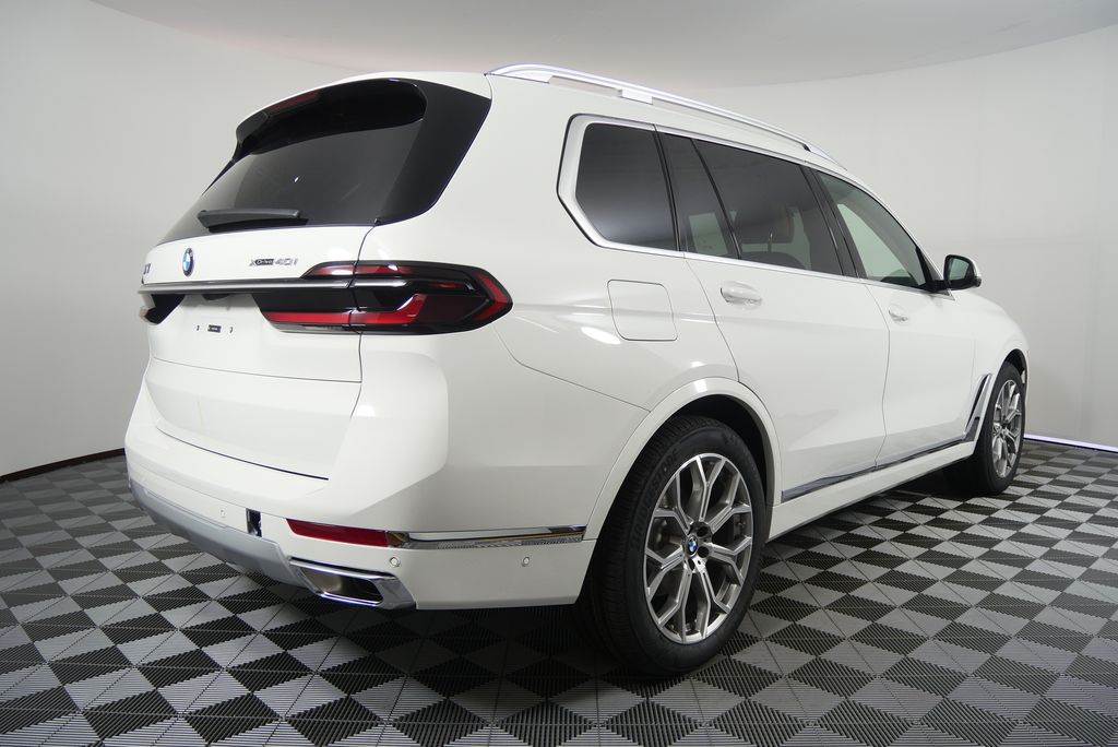 Thumbnail: 2026 BMW X7 - 3