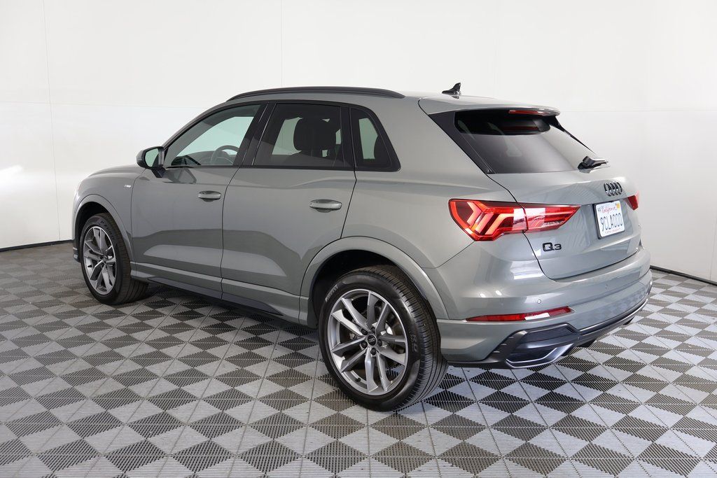 Thumbnail: 2022 Audi Q3 - 6
