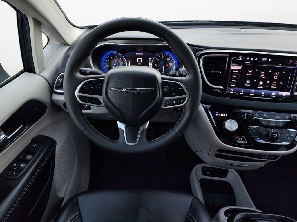 Used Car 2023 Chrysler Pacifica  Touring L For Sale Under $30,000 In Austin, Texas