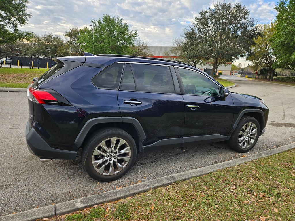 2022 Toyota RAV4 Limited 5