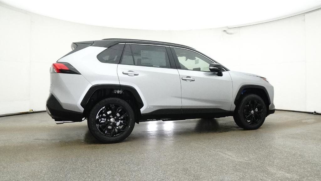 Thumbnail: 2025 Toyota RAV4 - 8