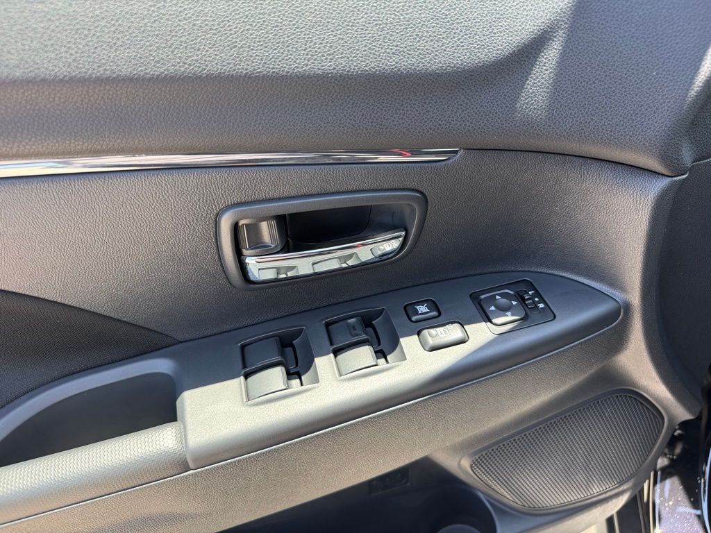 2025 Mitsubishi Outlander Sport ES photo 23