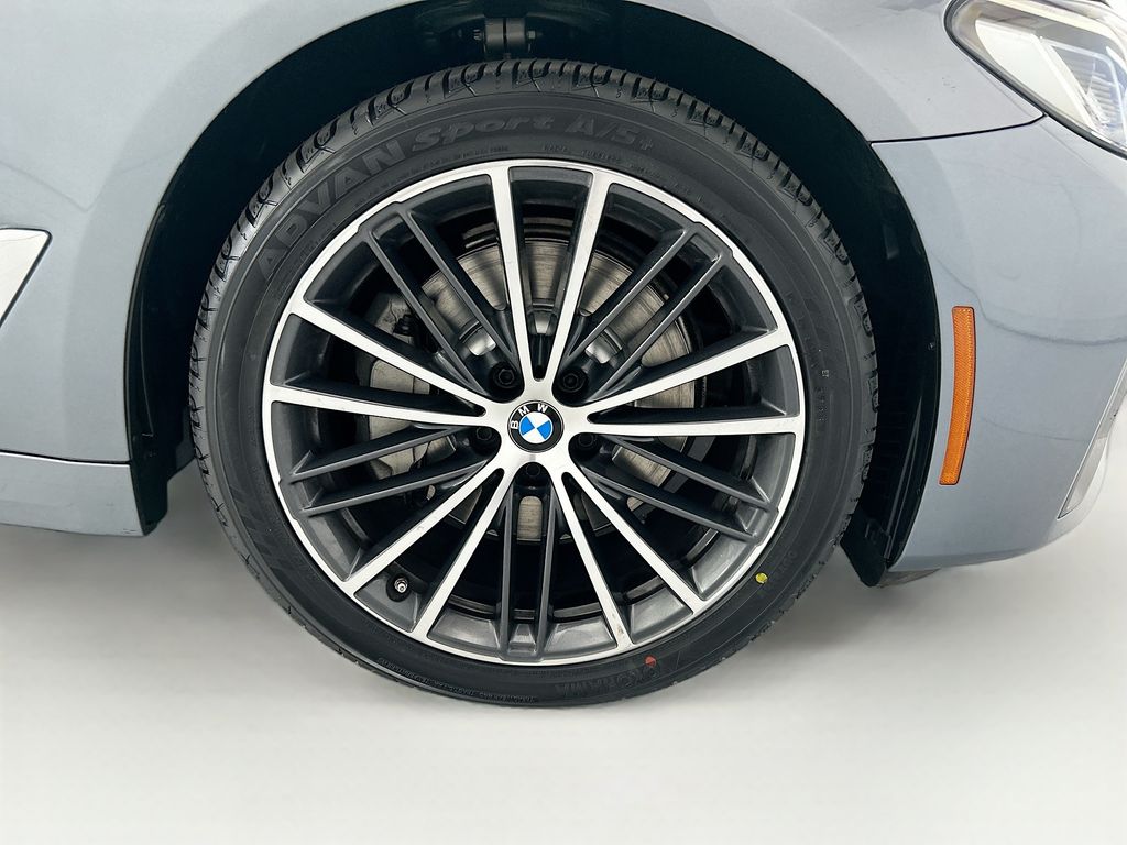 Thumbnail: 2022 BMW 5 Series - 31