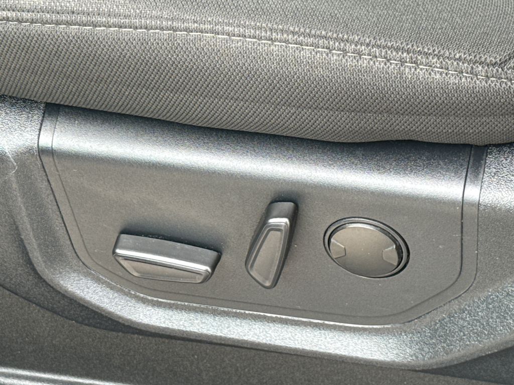 Certified Used 2020 Black Ford XLT image 25