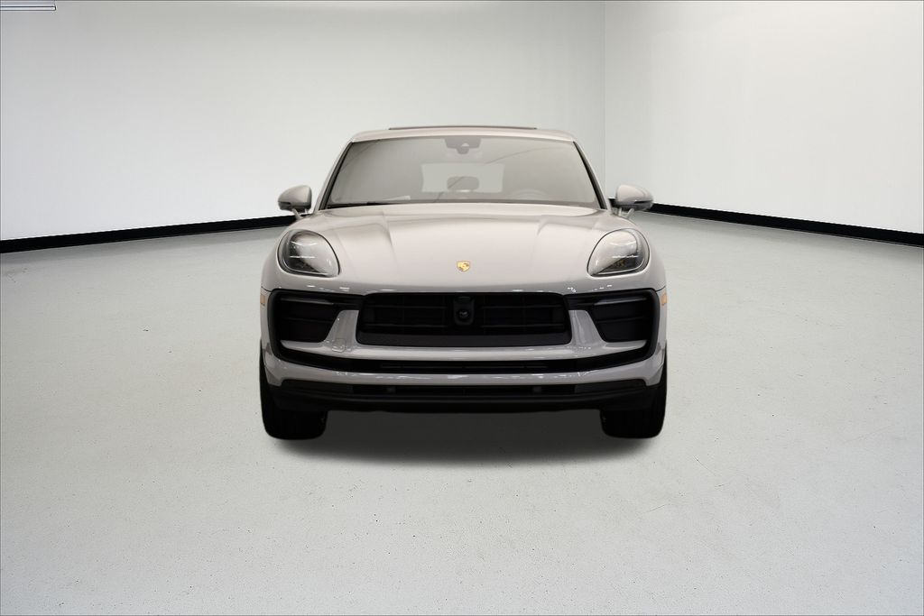 Thumbnail: 2026 Porsche Macan - 10