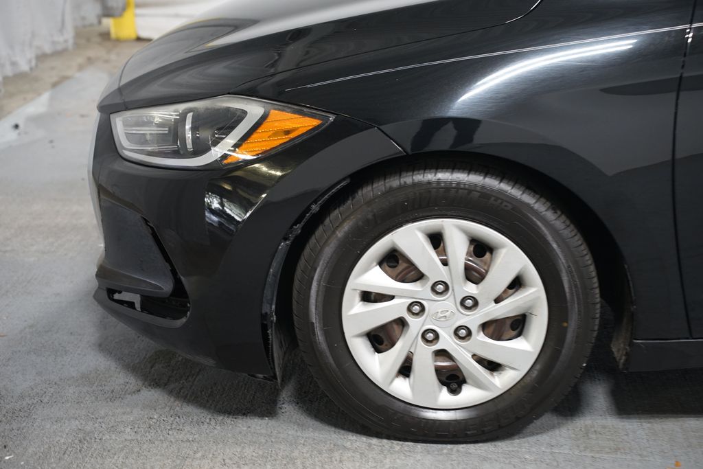 Thumbnail: 2017 Hyundai Elantra - 5