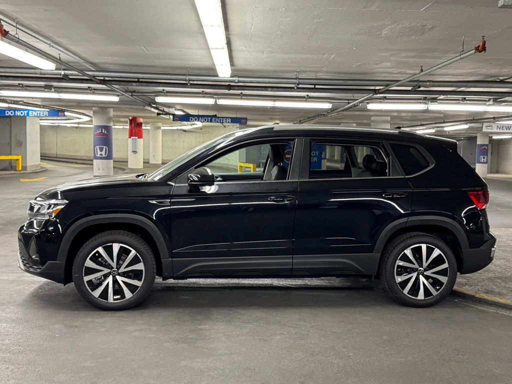 2024 Volkswagen Taos 1.5T SE 30