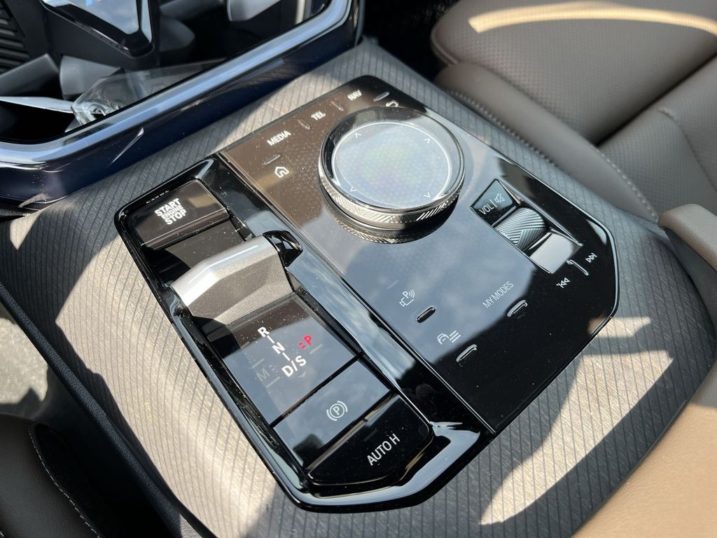 Thumbnail: 2026 BMW X3 - 16