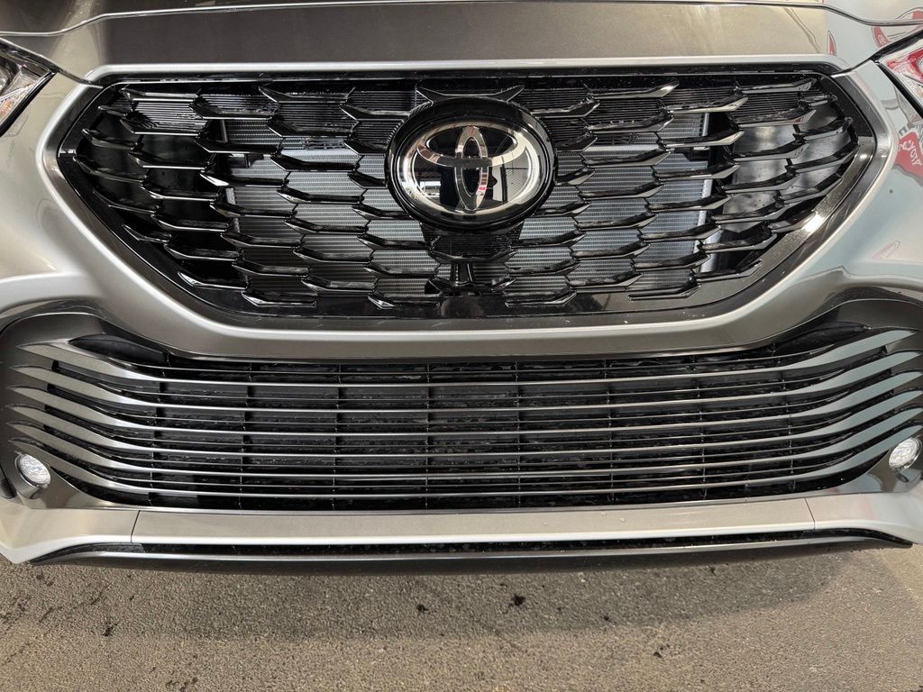 Thumbnail: 2026 Toyota Highlander - 14