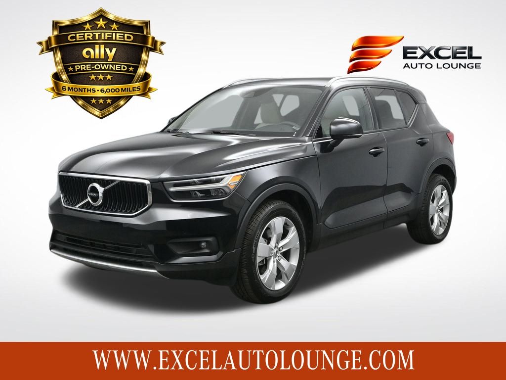 2022 Volvo XC40 T5 Momentum AWD