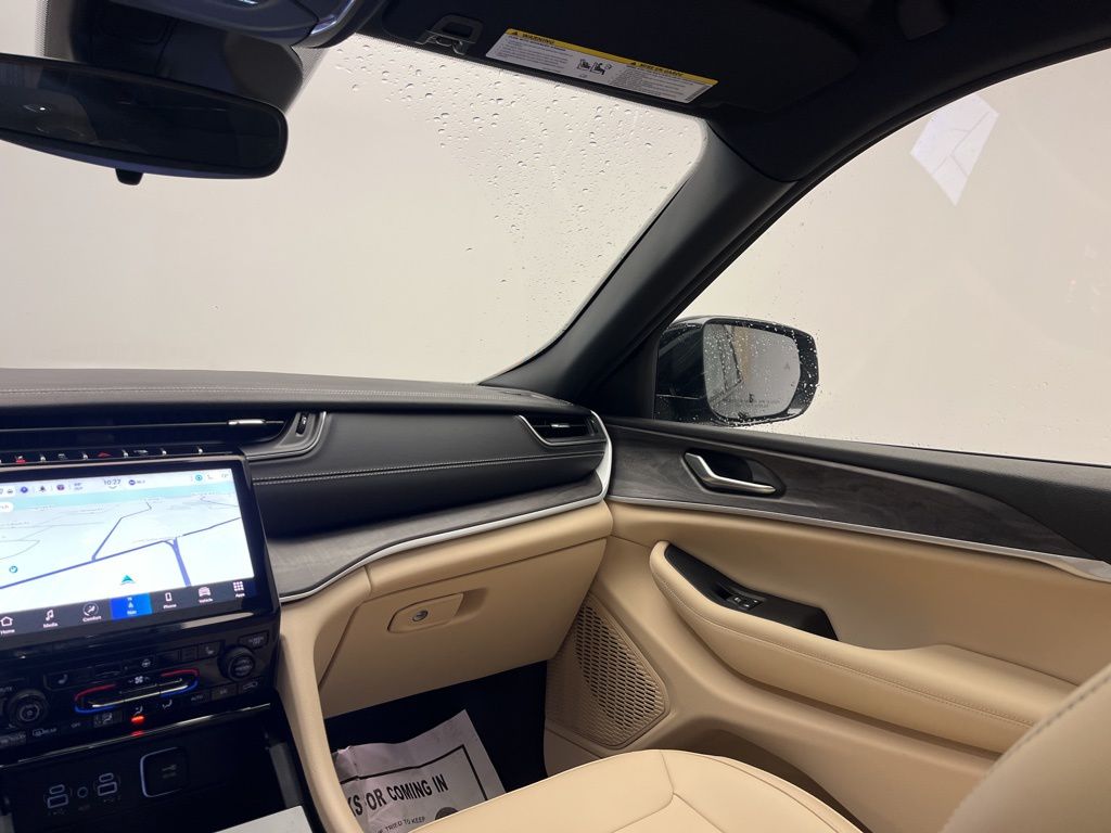 Thumbnail: 2024 Jeep Grand Cherokee - 27