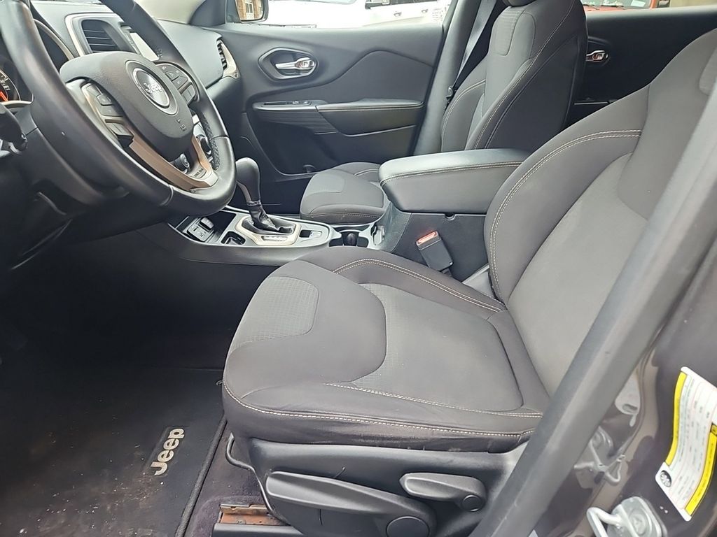 2016 Jeep Cherokee Latitude photo