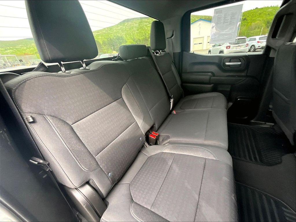 2021 Chevrolet Silverado 1500 — photo 16