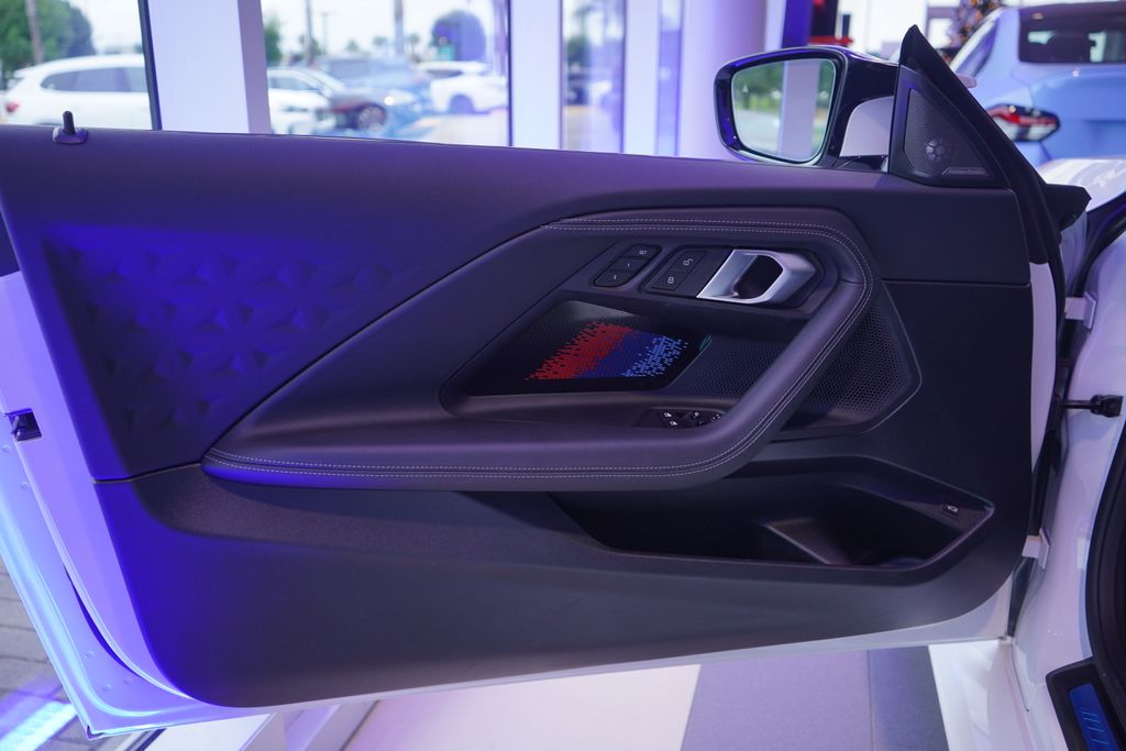 Thumbnail: 2025 BMW M2 - 17