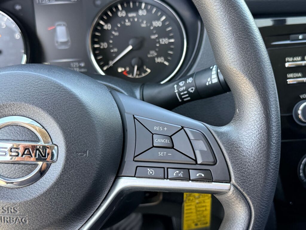 Thumbnail: 2017 Nissan Rogue - 27