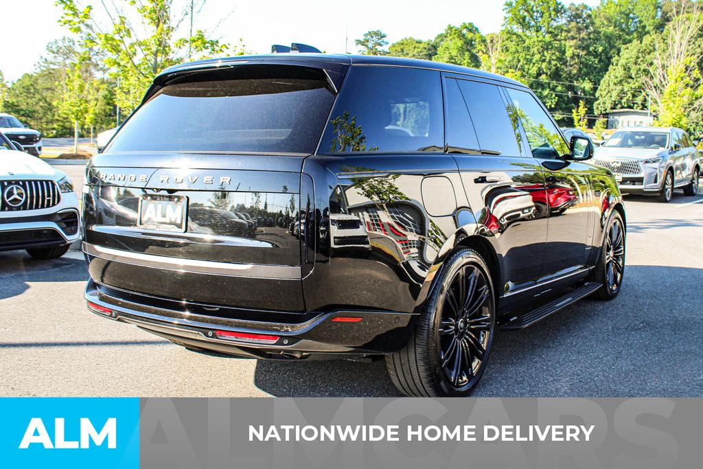 Used 2025 Black Land Rover SE image 5