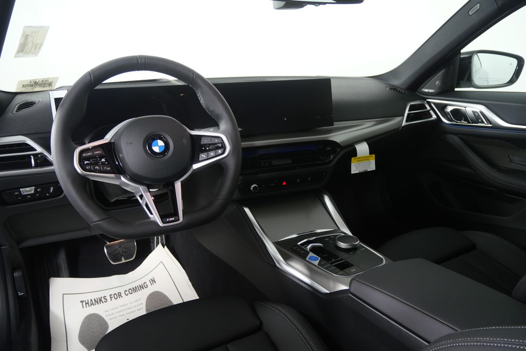 Thumbnail: 2026 BMW i4 - 18