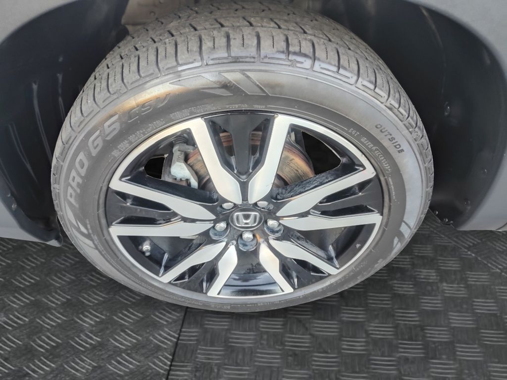 Used Car 2022 Honda Pilot  Touring For Sale Under $30,000 In Austin, Texas