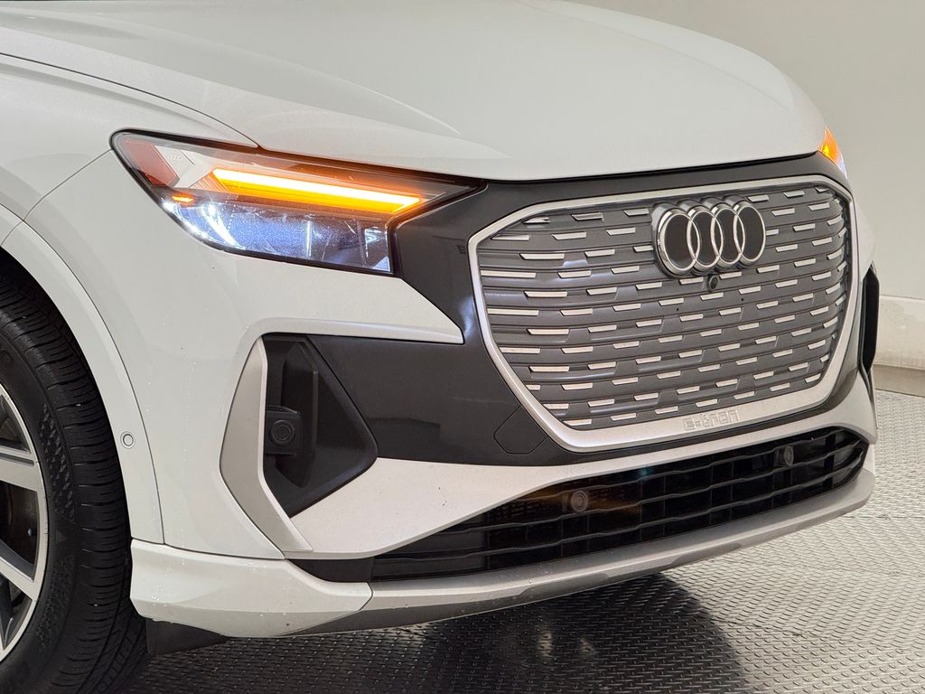 Thumbnail: 2023 Audi Q4 e-tron - 2