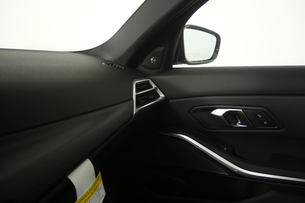 Thumbnail: 2026 BMW 3 Series - 24