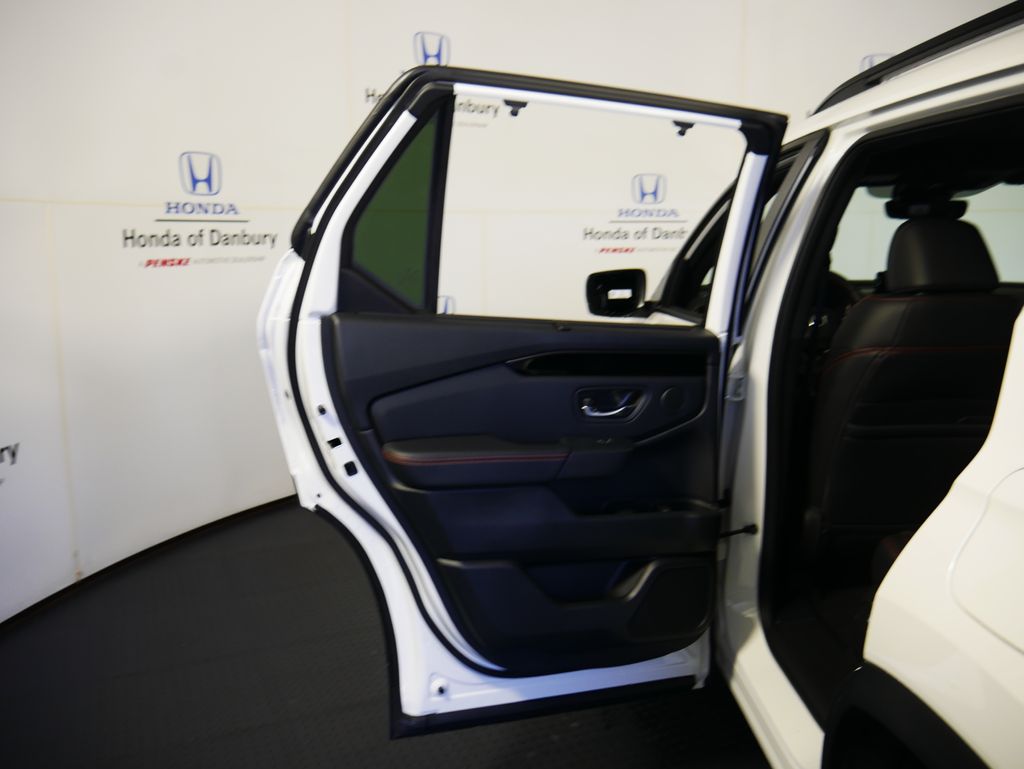 Thumbnail: 2025 Honda Pilot - 12