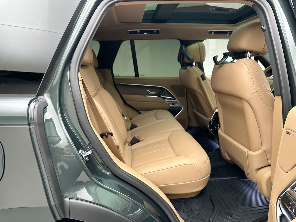 Thumbnail: 2026 Land Rover Range Rover - 7