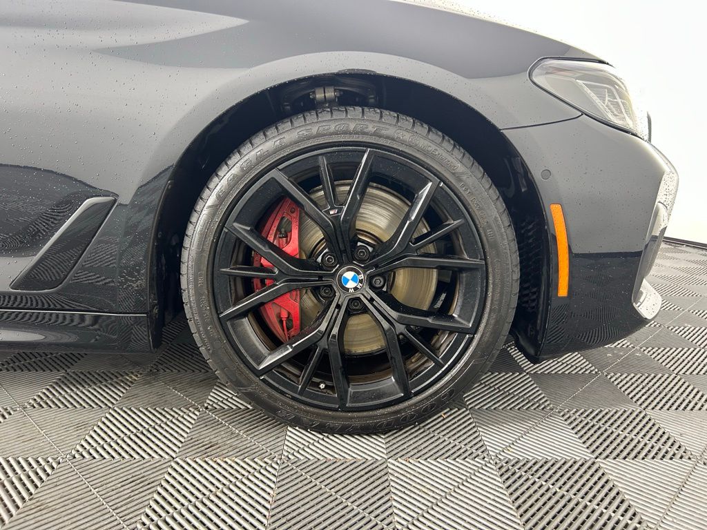 Thumbnail: 2023 BMW 5 Series - 12