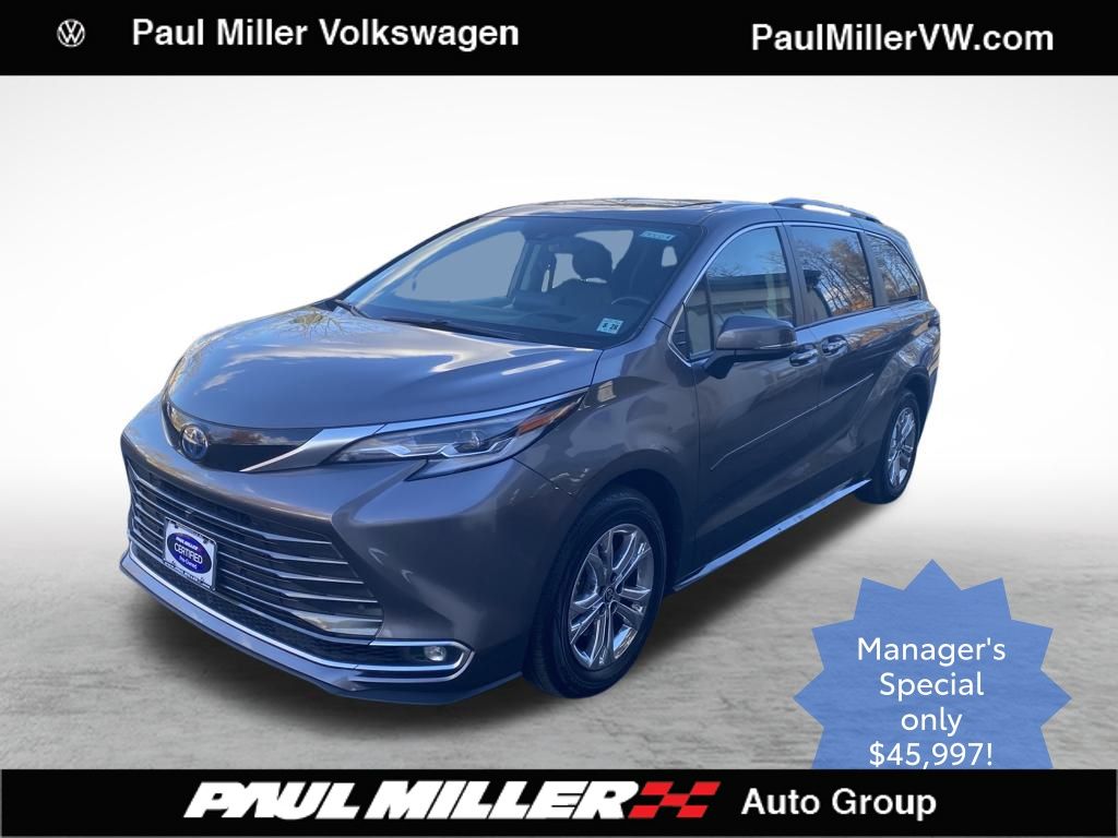 Toyota Sienna Platinum 7-Passenger AWD