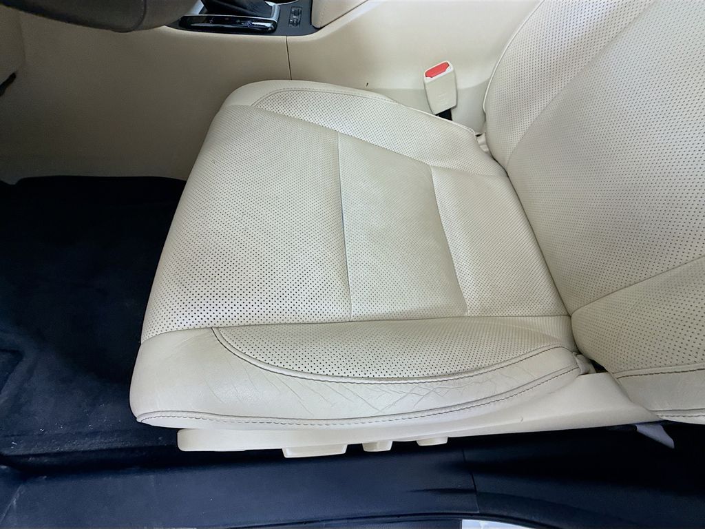 Thumbnail: 2014 Toyota Highlander - 20