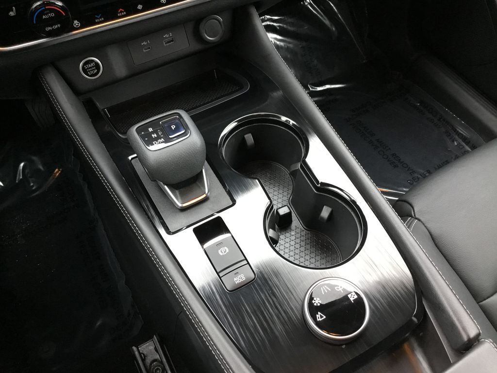 Thumbnail: 2021 Nissan Rogue - 26