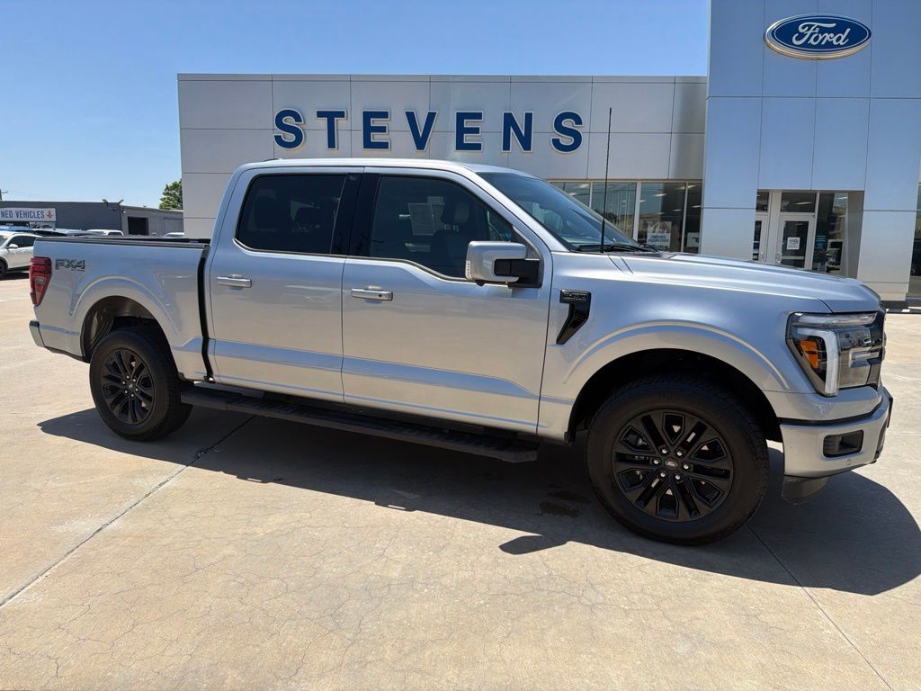 2025 Ford F-150 Lariat SuperCrew 4WD