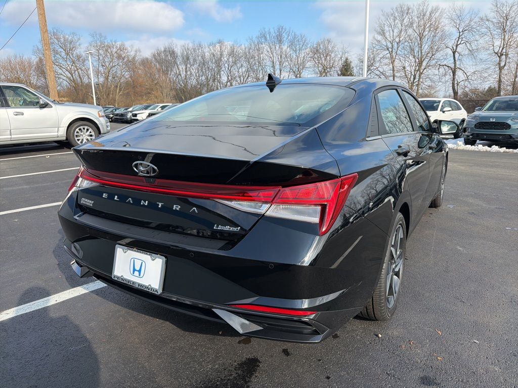 Thumbnail: 2023 Hyundai Elantra - 5