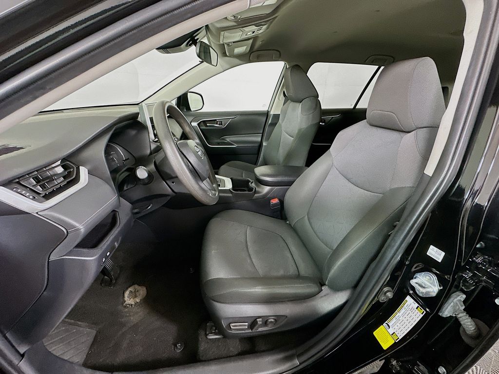 Thumbnail: 2024 Toyota RAV4 - 21