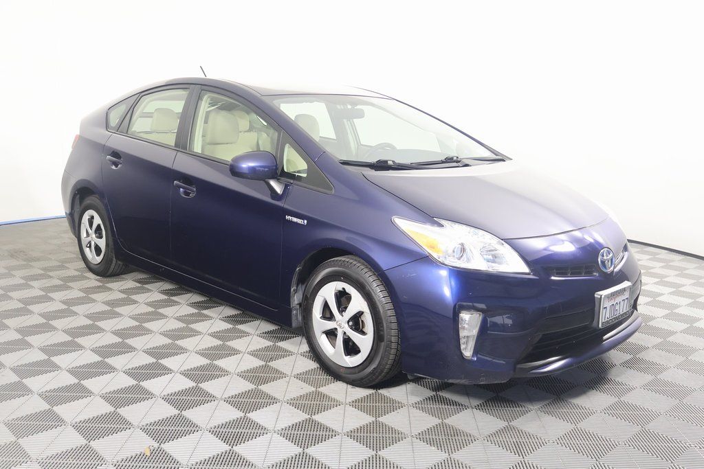 2015 Toyota Prius Three 2